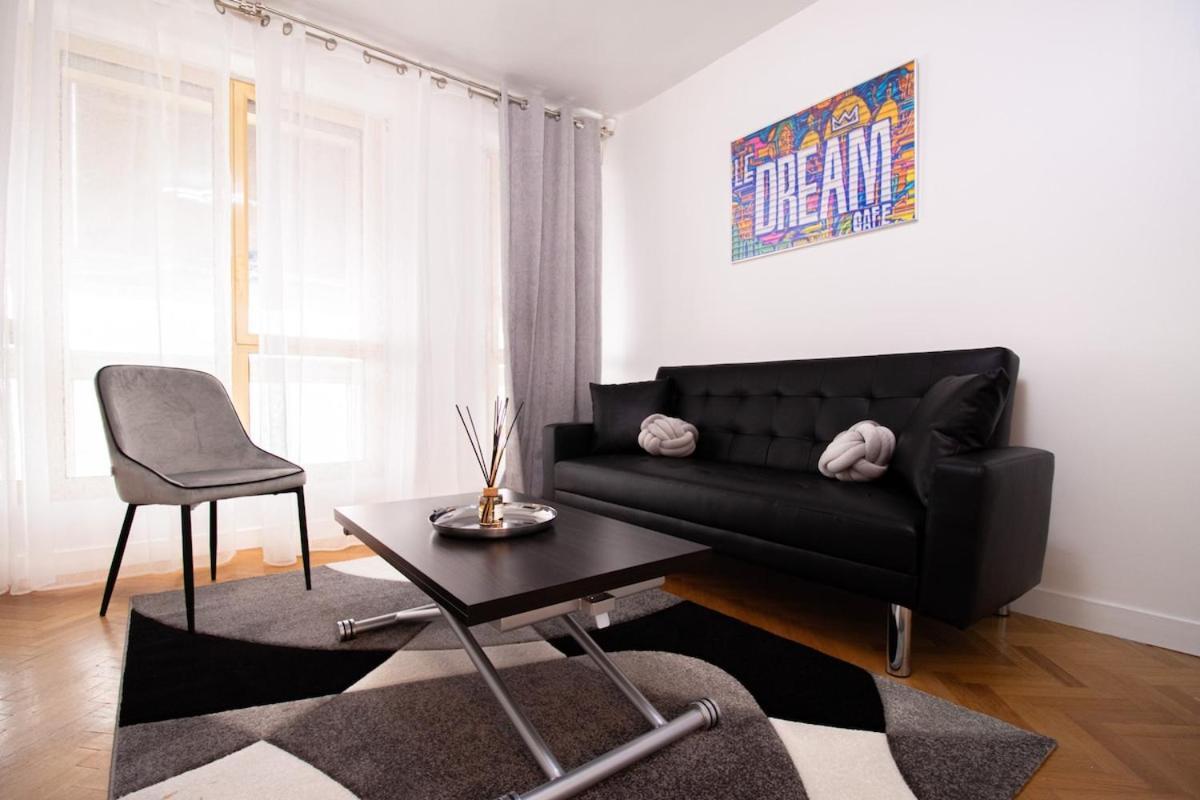 Stylish Escape In The Vibrant 11th Arrondissement Appartement Parijs